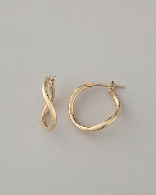 ウェーブ フープピアス