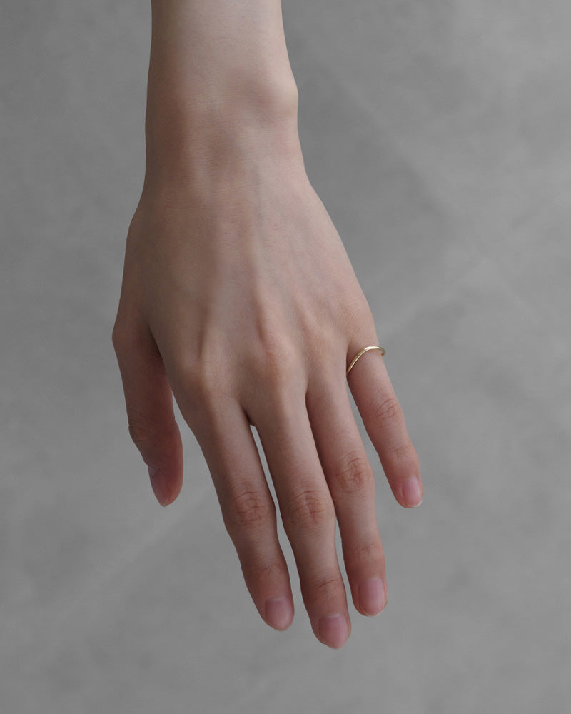 K10 ウェーブ ピンキー リング