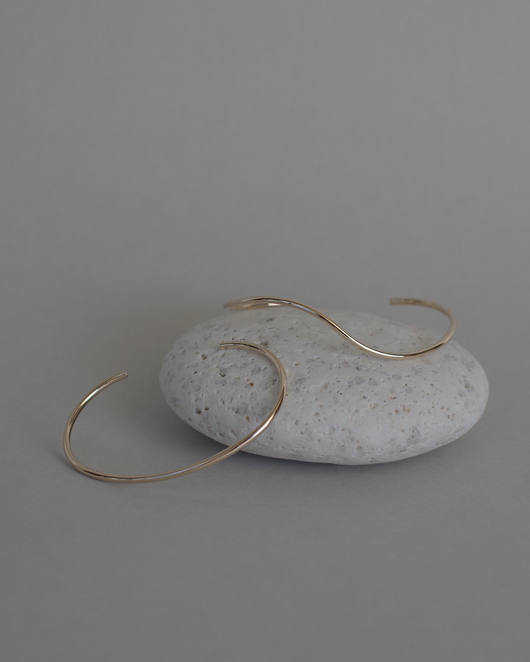 K10 ウェーブパイプ バングル