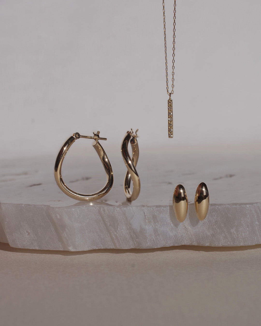 【金種選べる】ウェーブ フープピアス