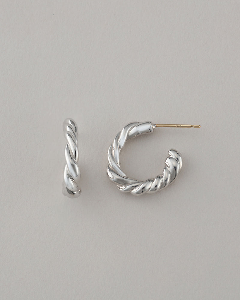 〈山〉 シルバー つる ツイスト ピアス
