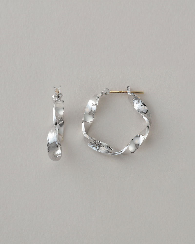 ☆laina1001☆ ネックレス フープピアス バングル mimi33】【ステンレスIP】シェル×オーバルラインフープピアス