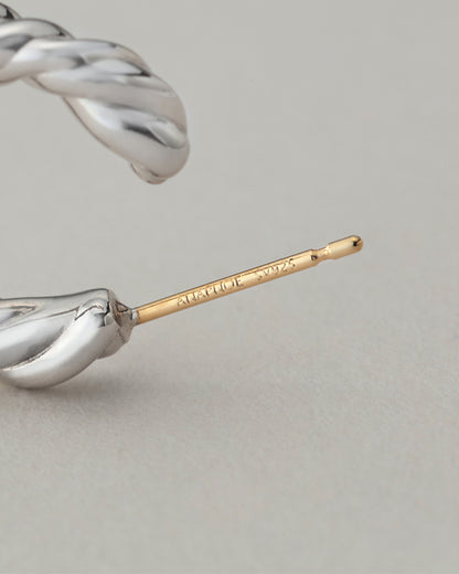 〈山〉 シルバー つる ツイスト ピアス