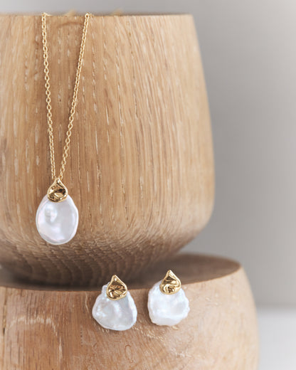 〈山〉 シルバー 花びら パール ピアス