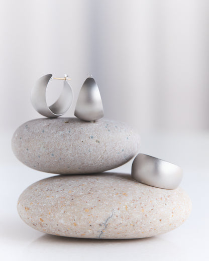 〈山〉 シルバー 霧 フープピアス