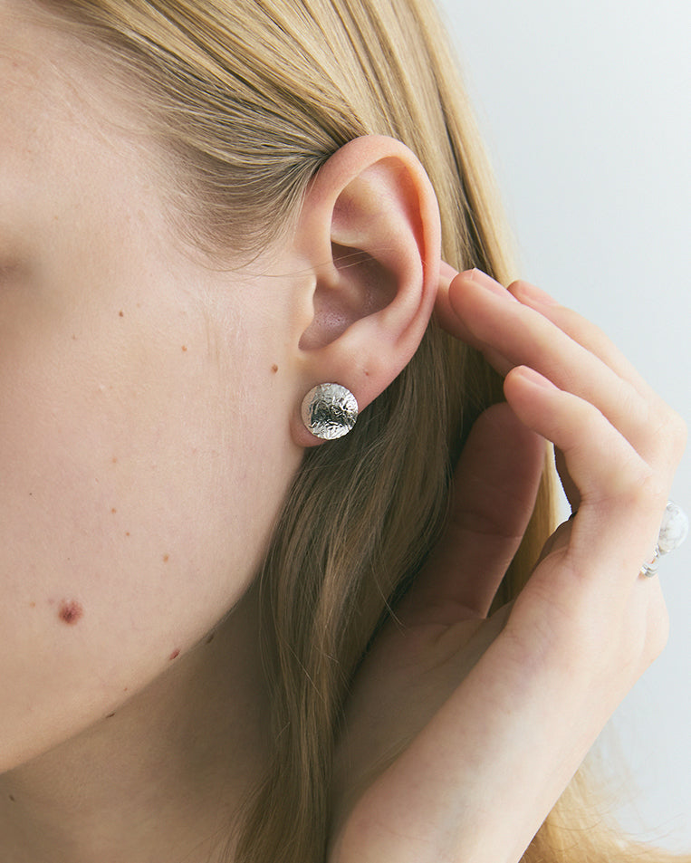 〈空〉 月 フルムーン ピアス
