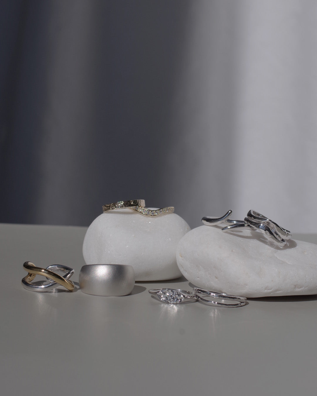 〈空〉 K10 月 テクスチャー カフリング