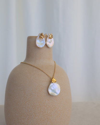 〈山〉 シルバー 花びら パール ネックレス