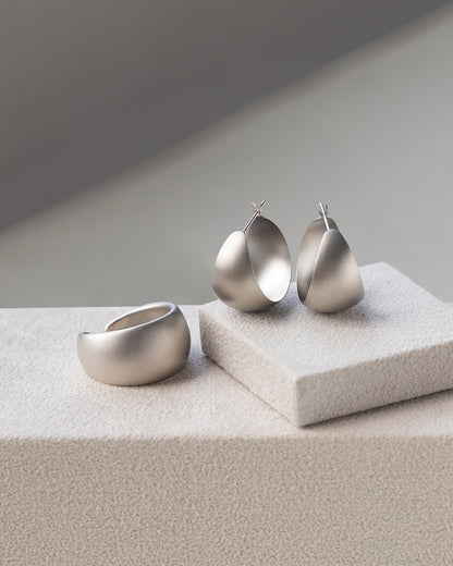 【5/29発売】〈山〉Pt 霧 フープ ピアス