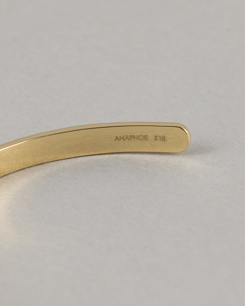 サイズ展開 01 / 02】〈空〉K18 月 テクスチャー バングル – ANAPNOE