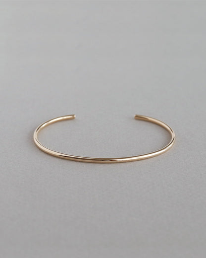 K10　プレーン パイプ バングル