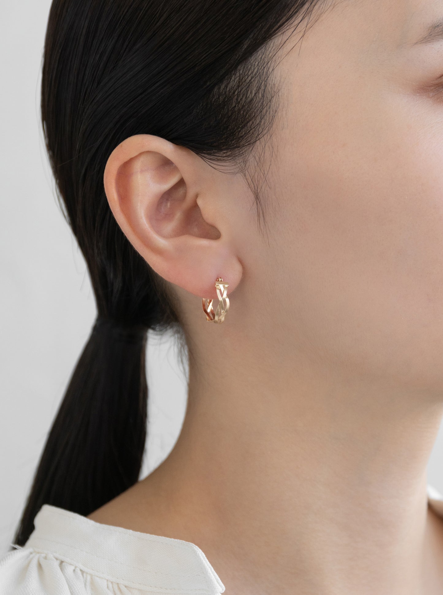 K10 ワイドトレス フープ ピアス