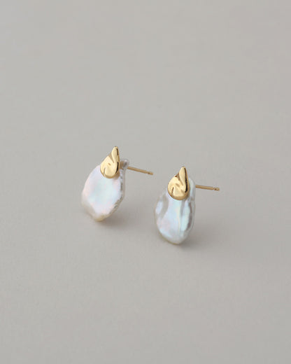 【3/6入荷】〈山〉 シルバー 花びら パール ピアス